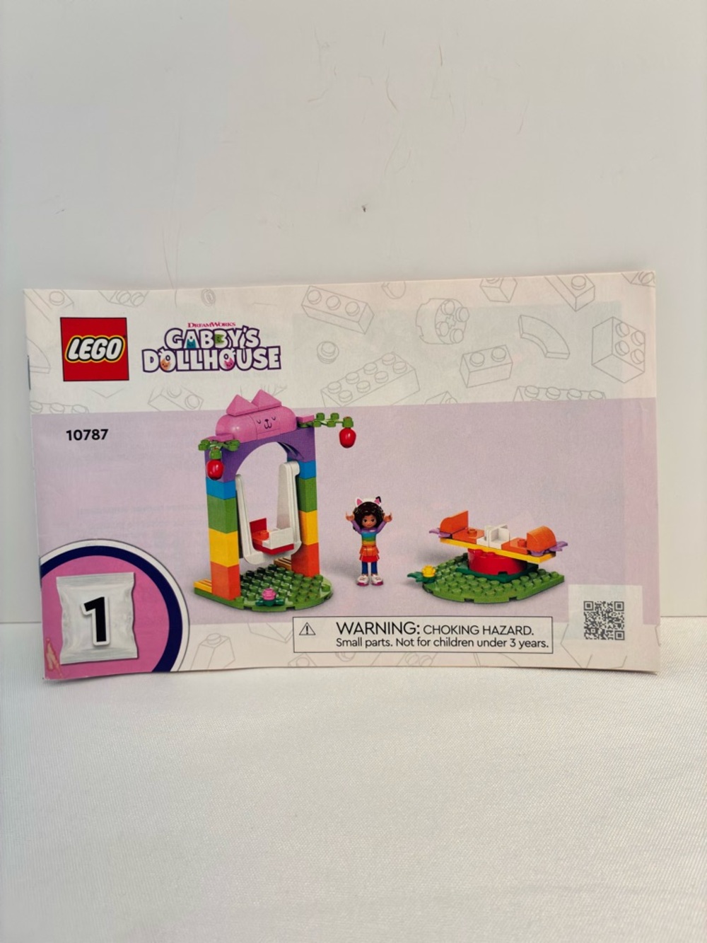 Lego Gabby's Dollhouse Kitty Fairy's Garden Party #10787 Retired - Picture 9 of 11